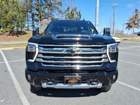Used 2025 Chevrolet Silverado 2500 High Country w/ Technology Package image 2