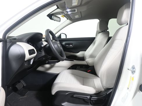 Used 2026 Honda HR-V LX image 3