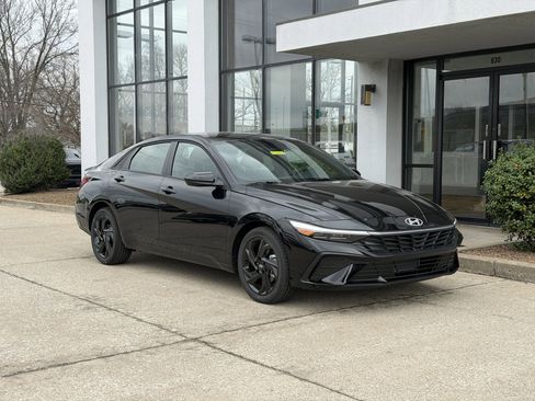 New 2026 Hyundai Elantra Sport FWD image 2