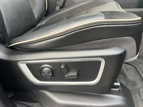 Used 2022 RAM 1500 Laramie image 23