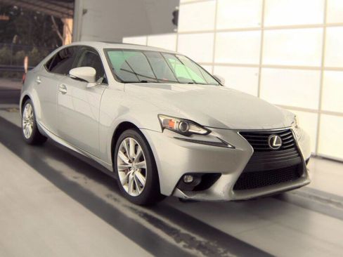 Used 2016 Lexus IS 200t RWD image 3