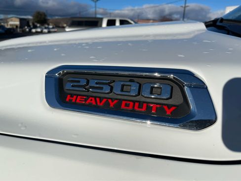 Used 2024 RAM 2500 Tradesman w/ Chrome Appearance Group image 9