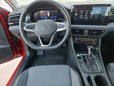 New 2025 Volkswagen Jetta SE image 9