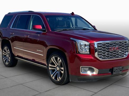 Used 2020 GMC Yukon Denali w/ Denali Premium Package AWD/4WD image 3