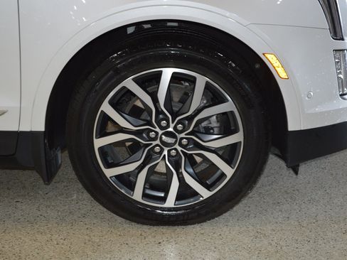 Used 2021 Cadillac XT5 Sportv w/ Platinum Package AWD/4WD image 9