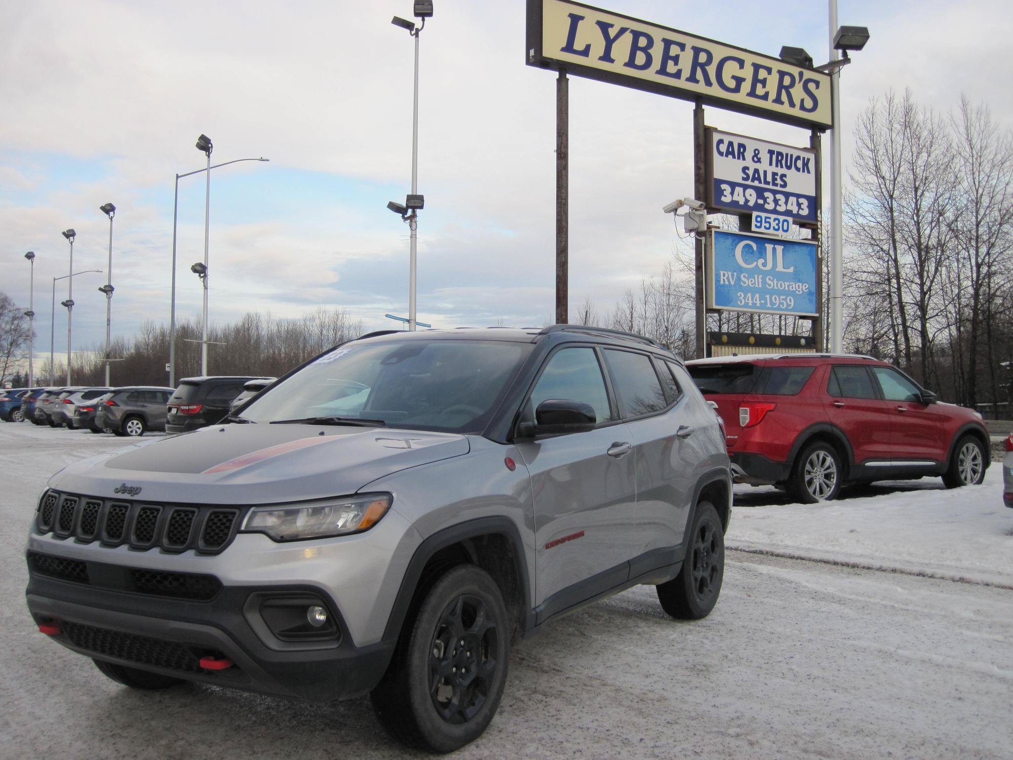 Used 2023 Jeep Compass Trailhawk AWD/4WD image 1