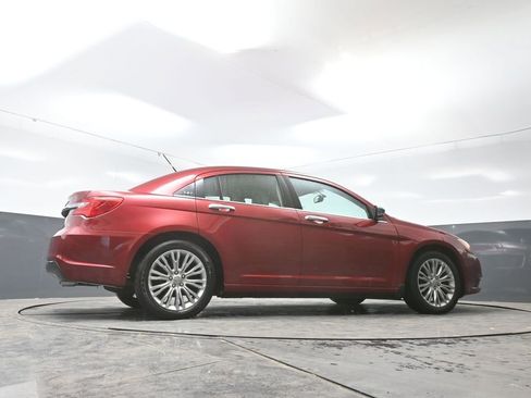 Used 2013 Chrysler 200 Limited image 22