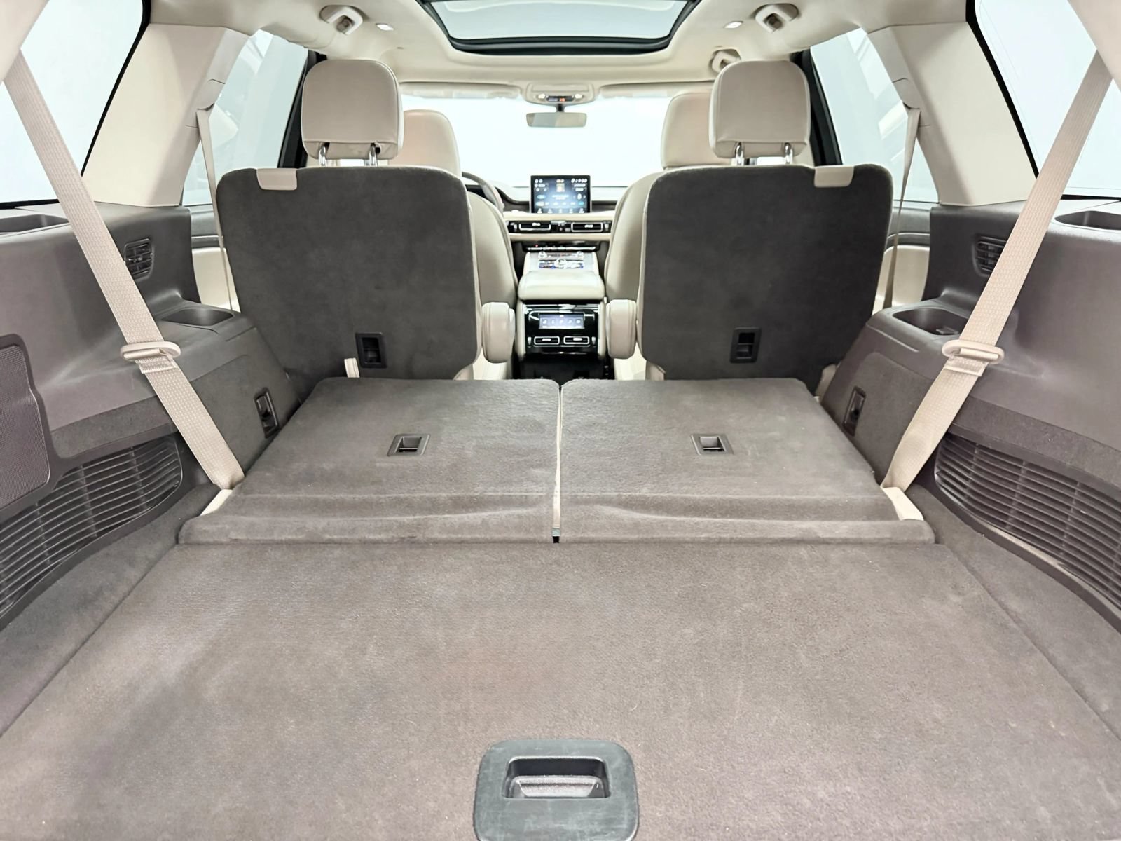 Used 2021 Lincoln Aviator Reserve w/ Equipment Group 201A AWD/4WD image 11