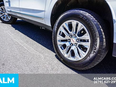 Used 2025 GMC Yukon XL Denali AWD/4WD image 15