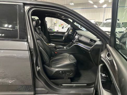 Used 2024 Jeep Grand Cherokee Overland image 28