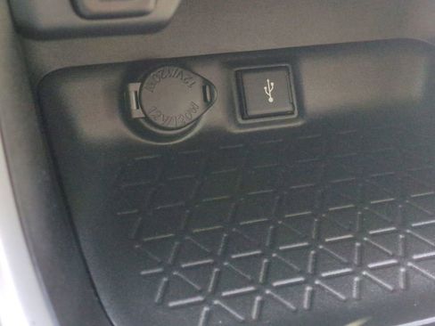 Used 2022 Toyota RAV4 LE image 20