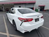Used 2018 Toyota Camry SE image 3