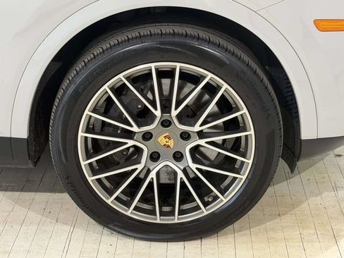Certified 2023 Porsche Cayenne AWD/4WD image 15
