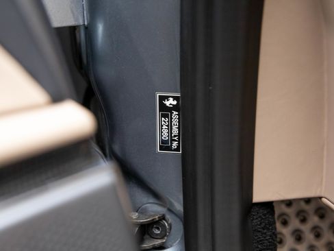 Used 2024 Ferrari Roma Spider image 18