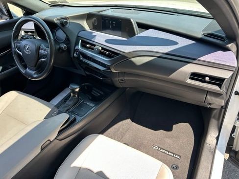 Used 2020 Lexus UX 250h w/ Premium Package AWD/4WD image 34