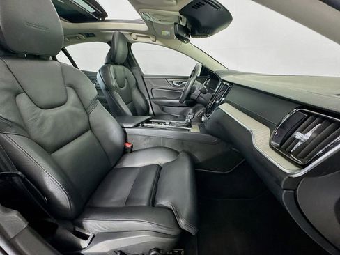 Used 2019 Volvo S60 T5 Inscription image 35