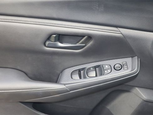 Certified 2025 Nissan Sentra S image 18