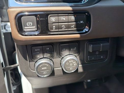 Used 2026 GMC Yukon Denali Ultimate AWD/4WD image 14