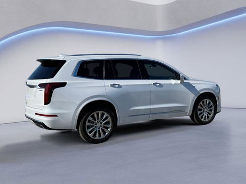 Used 2024 Cadillac XT6 Premium Luxury AWD/4WD image 5