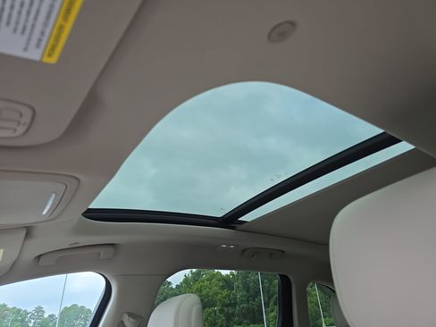 Used 2025 Lincoln Nautilus Premier w/ Equipment Group 102A image 29