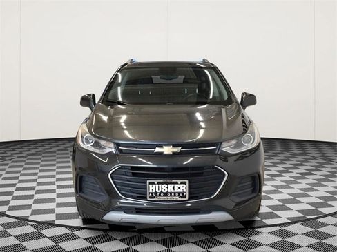 Used 2017 Chevrolet Trax LT w/ LT Convenience Package image 3