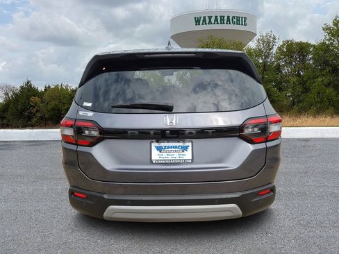 Used 2025 Honda Pilot EX-L image 4