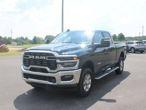Used 2025 RAM 2500 Big Horn AWD/4WD image 4