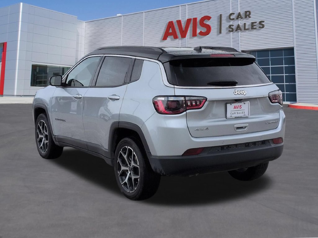 Used 2025 Jeep Compass Limited AWD/4WD image 9