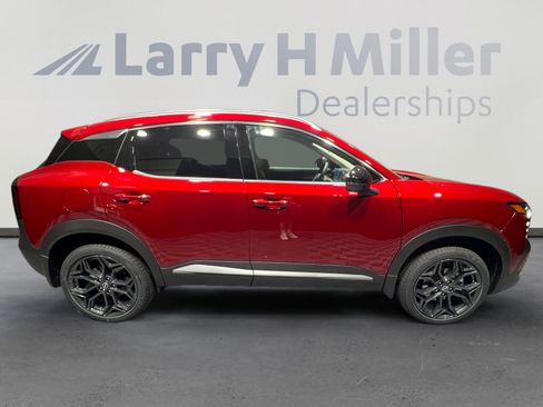 New 2026 Nissan Kicks SR FWD image 6