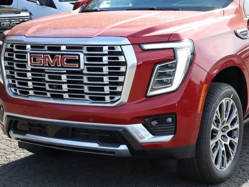 New 2026 GMC Yukon Denali w/ Denali Reserve Package image 4