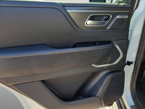 New 2026 INFINITI QX80 Luxe w/ Cargo Package image 9