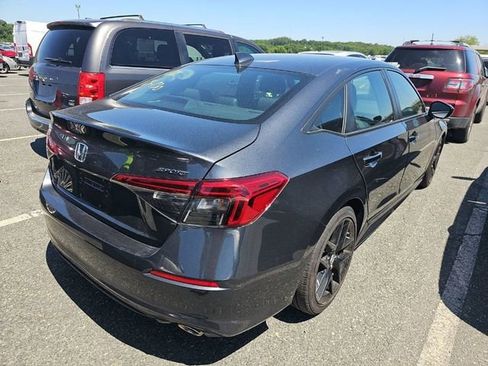 Used 2024 Honda Civic Sport image 3