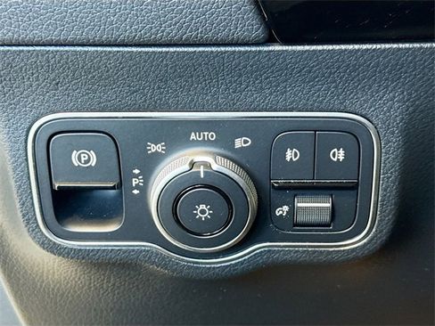 Certified 2025 Mercedes-Benz GLA 250 4MATIC image 10