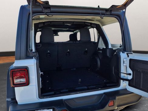 Used 2024 Jeep Wrangler Willys image 14