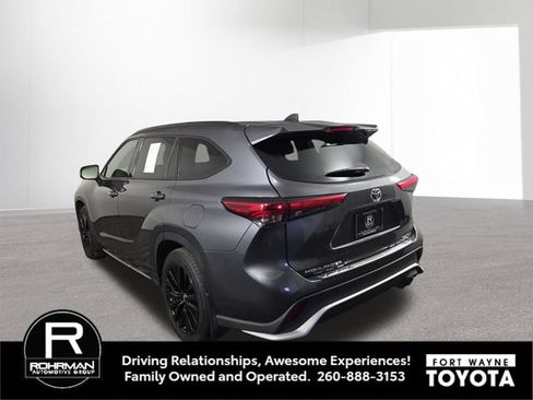 Used 2023 Toyota Highlander XSE AWD/4WD image 8