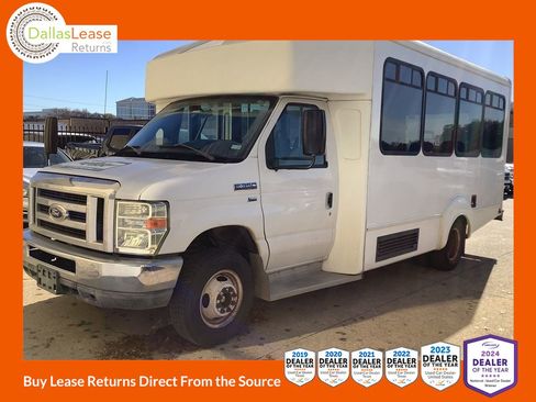 Used 2015 Ford E-350 and Econoline 350 Super Duty image 1