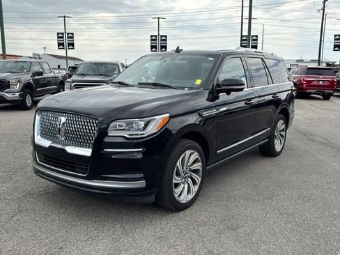 Used 2023 Lincoln Navigator Reserve w/ Equipment Group 201A AWD/4WD image 11