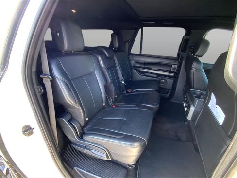 Used 2018 Ford Expedition Max XLT w/ Equipment Group 202A AWD/4WD image 20