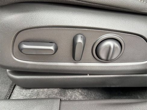 New 2026 Chevrolet Trax ACTIV w/ Sunroof Package image 16