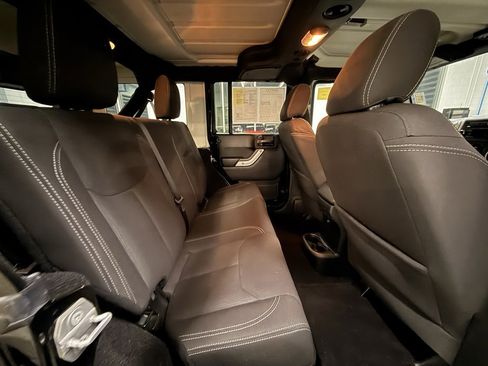 Certified 2017 Jeep Wrangler Unlimited Sahara w/ Connectivity Group image 16