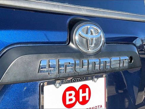 Used 2021 Toyota 4Runner TRD Off-Road image 29