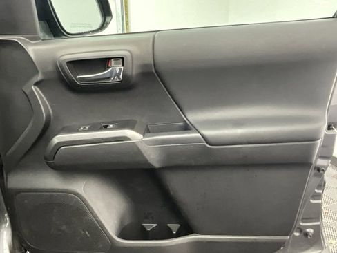 Used 2023 Toyota Tacoma TRD Sport image 15