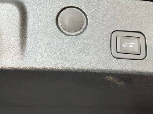 Used 2025 Chevrolet Equinox RS FWD image 35
