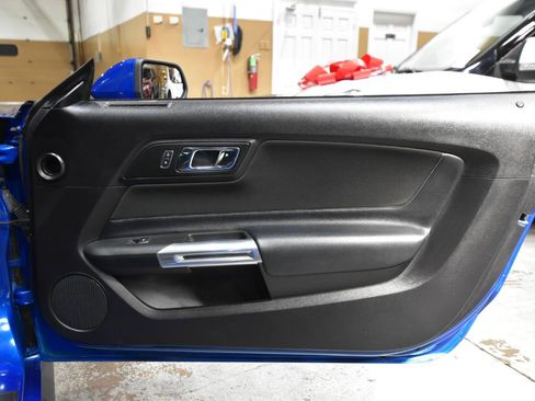 Used 2017 Ford Mustang GT w/ GT Performance Package RWD image 27
