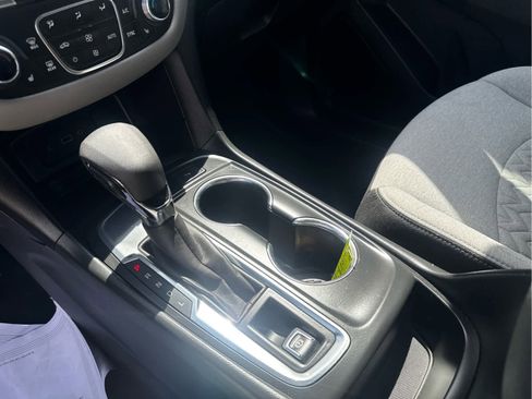 Used 2022 Chevrolet Equinox LT w/ Driver Convenience Package FWD image 29