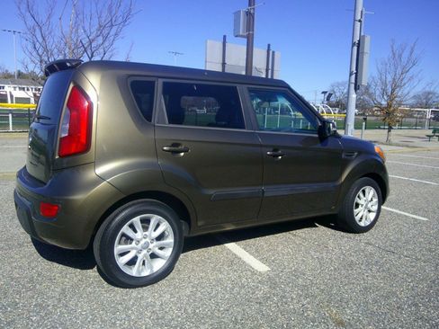 Used 2012 Kia Soul + image 10