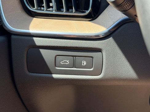 New 2026 Volvo XC60 T8 Ultra w/ Protection Package Premier AWD/4WD image 12