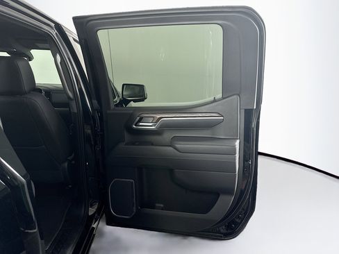 Used 2025 GMC Sierra 1500 SLT AWD/4WD image 28