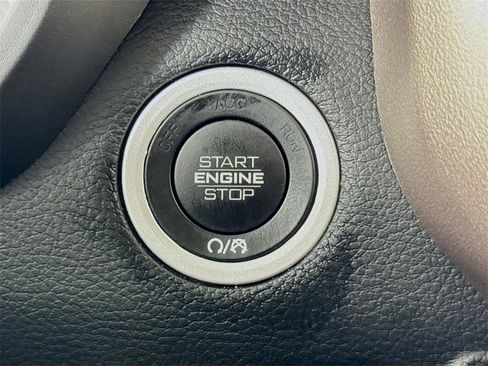 Used 2021 RAM 1500 Laramie image 31