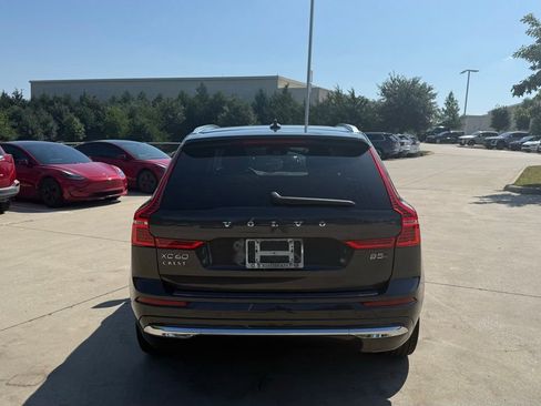 Used 2023 Volvo XC60 B5 Plus w/ Climate Package AWD/4WD image 5